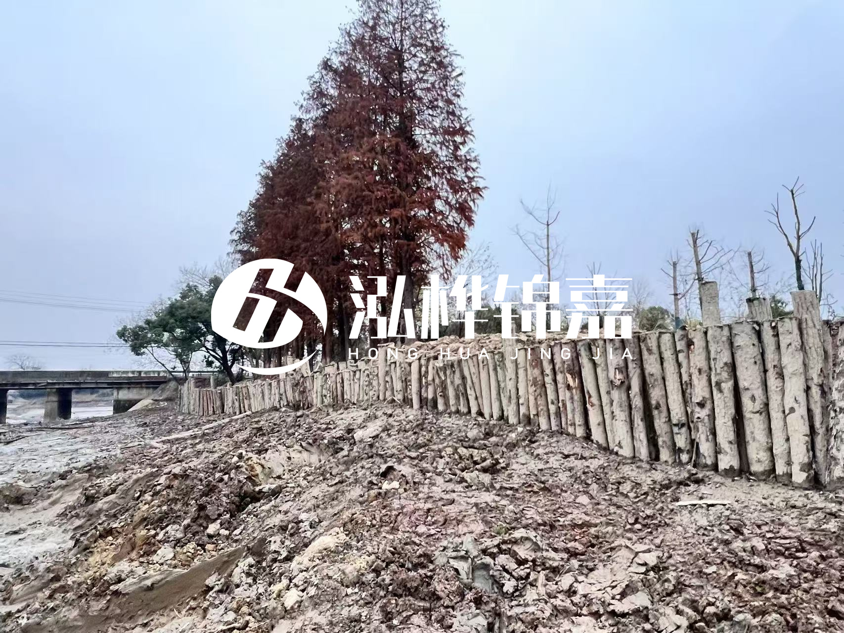 平?jīng)鐾跈C打木樁專業(yè)施工-松木樁工程量怎么計算的？