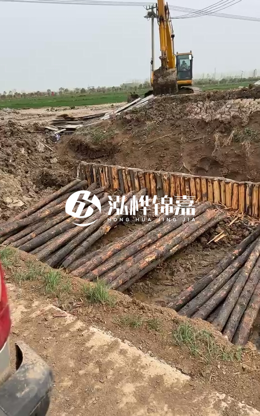5米大頭16松木樁多少錢一根？按小頭報(bào)價(jià)貴還是大頭報(bào)價(jià)貴？